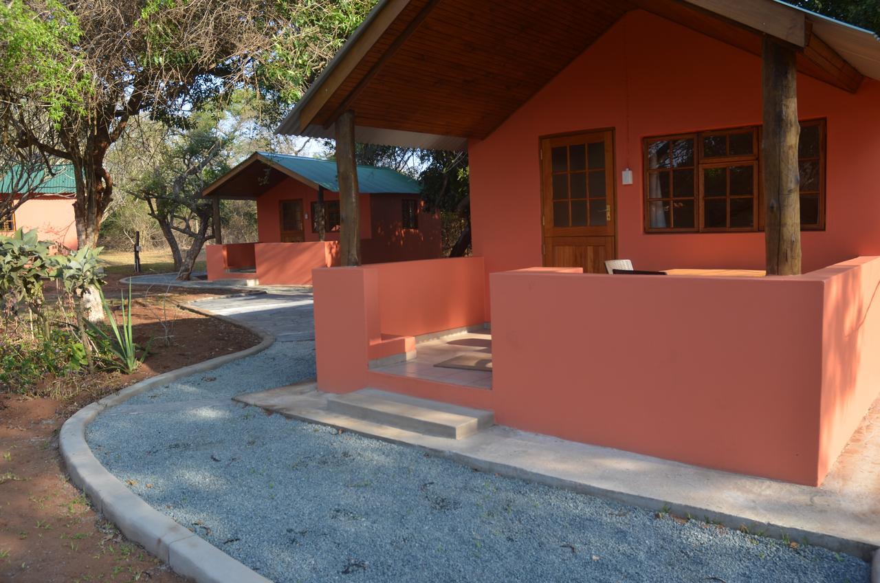 Bushbaby Lodge & Camping ฮลูฮลูเว ภายนอก รูปภาพ
